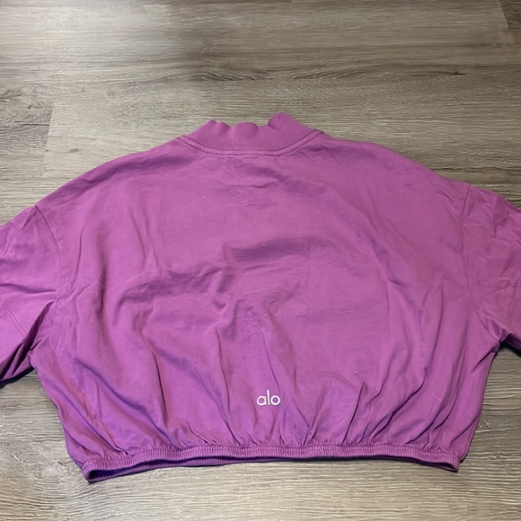 Alo crop top. Size XS - Picture 8 of 8